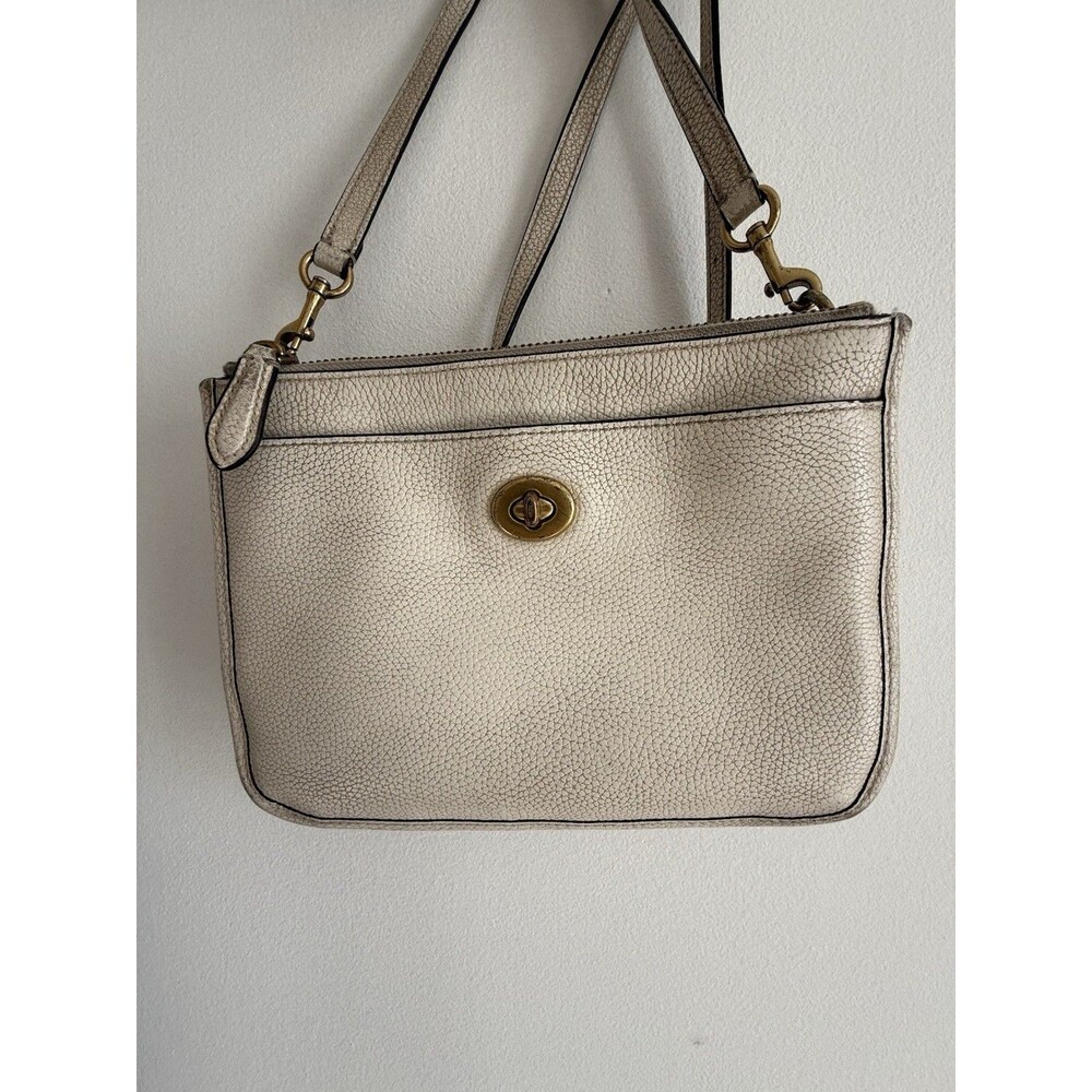 ✿ Coach Pebbled Leather Crossbody Bag Beige Turnlock Adjustable Strap Classic